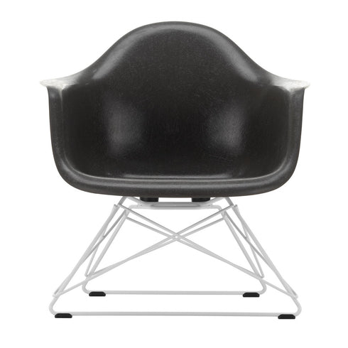 Eames Armchair in Fiberglass LAR / White Base